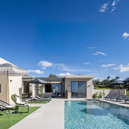 Villa Lynx - Sculpted In Light & Nature By Etouri *